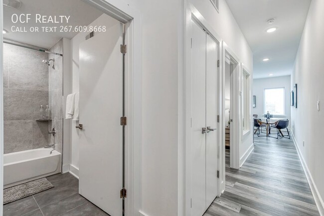 Building Photo - The Royal JR 1 Bed Apartment
