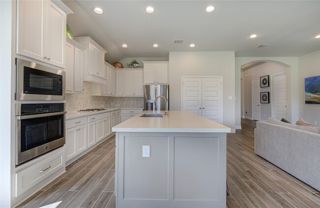 Building Photo - 1930 Creekwood Cv