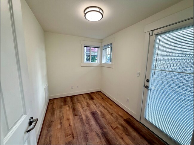 Building Photo - 517 N 39th St