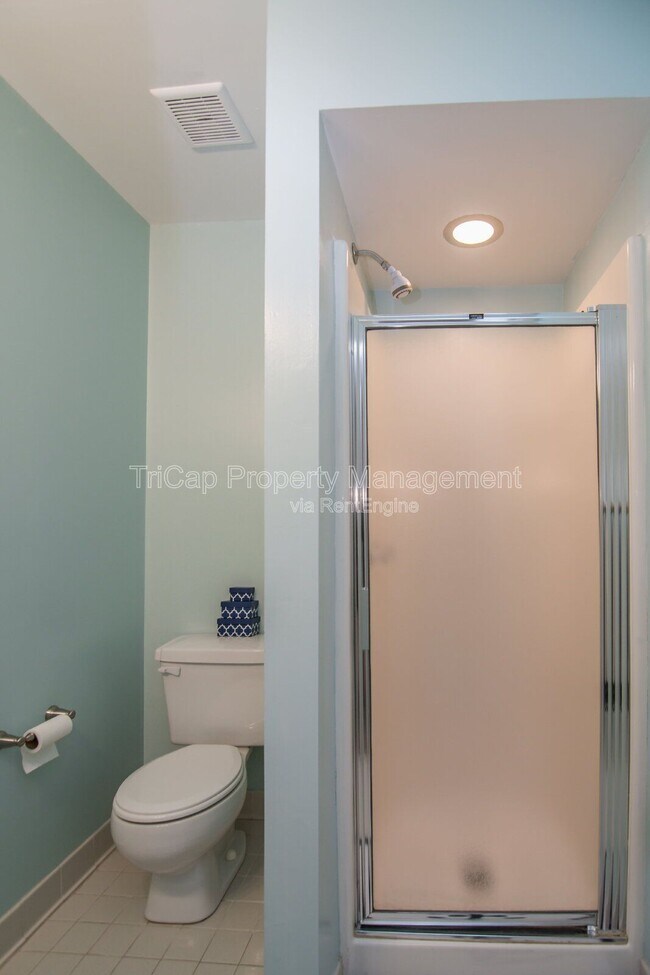 Building Photo - 1806 Township Cir