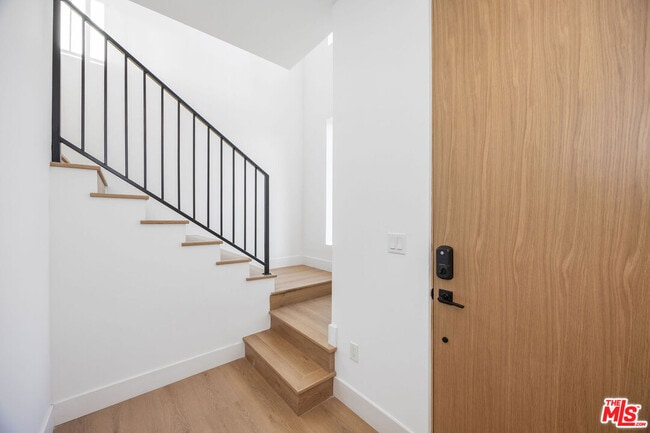 Building Photo - 6239 Banner Ave