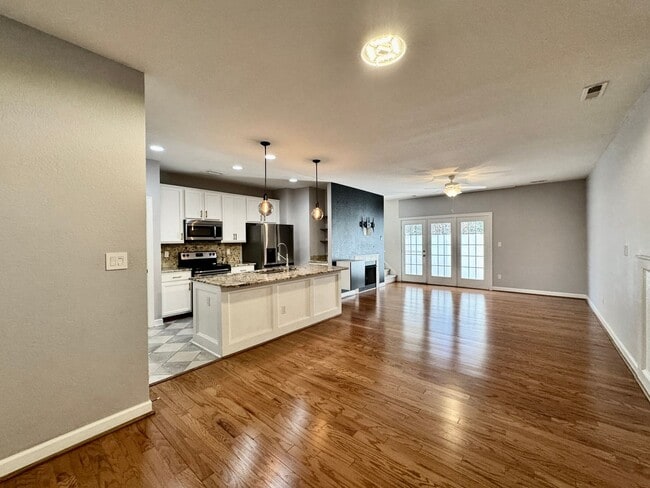 Building Photo - Available 11-06-25! Some Utilities Include...