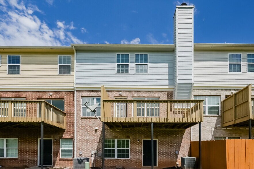 Building Photo - 2104 Tidal Cv