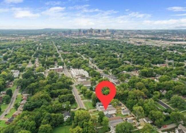 Building Photo - 1332 Lischey Ave