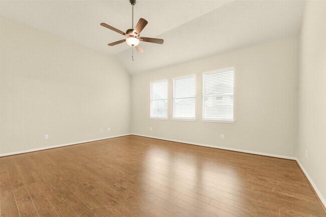 Building Photo - 5002 Creekside Ave