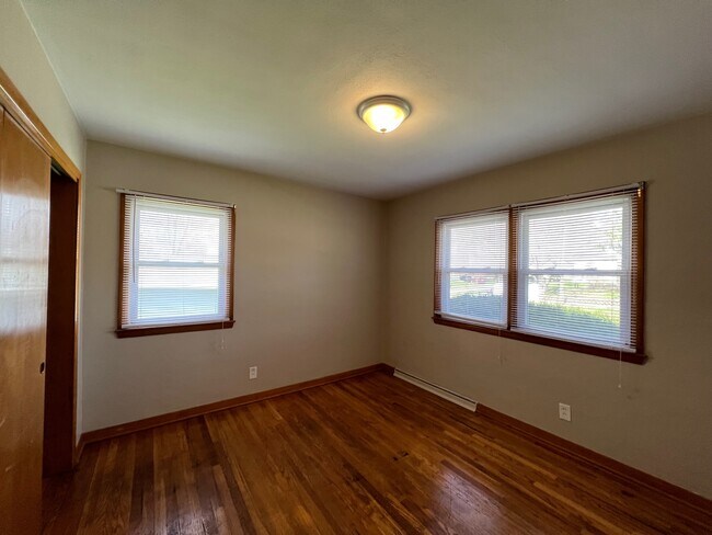 Building Photo - 7218 Maryland Dr
