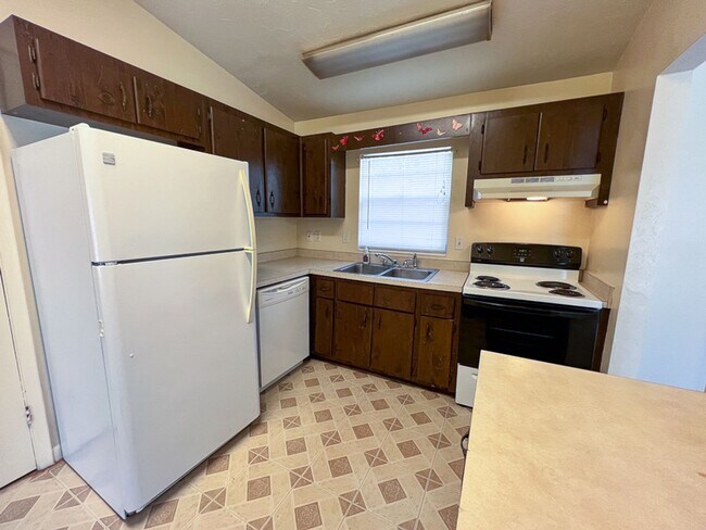 Building Photo - 3BR/2BA House in NW Gainesville  Available Mid-March