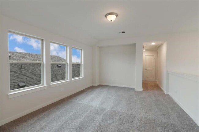 Building Photo - 205 Rosebush Dr