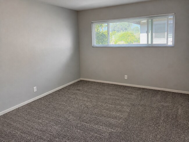 Building Photo - 5900 Stockdale Hwy