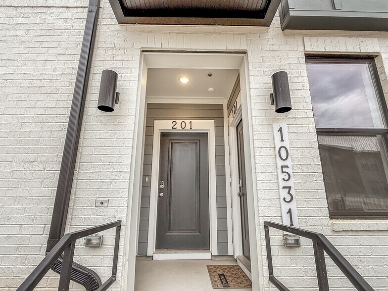 Building Photo - 10531 Pleasant Branch Dr