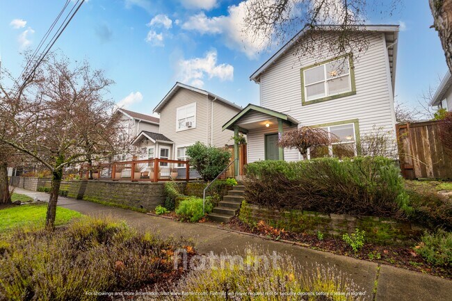 Building Photo - 1728 26th Ave S