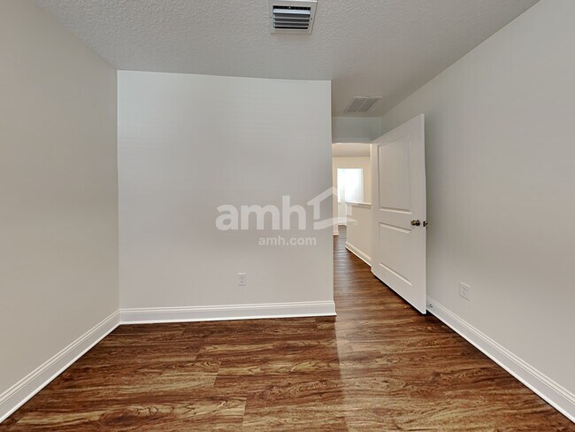 Building Photo - 118 Olivewood Pl