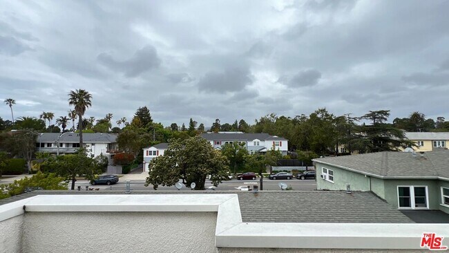 Building Photo - 807 21st St