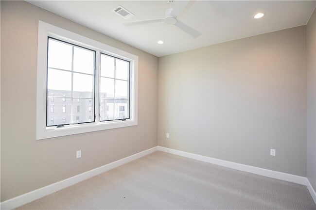 Building Photo - 4111 S Champions Dr