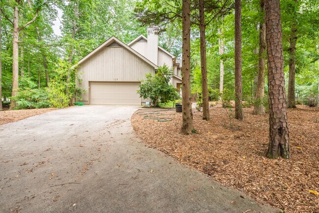 Building Photo - Price improvement - Gorgeous Home in Ironwoods Neighborhood Chapel Hill!!