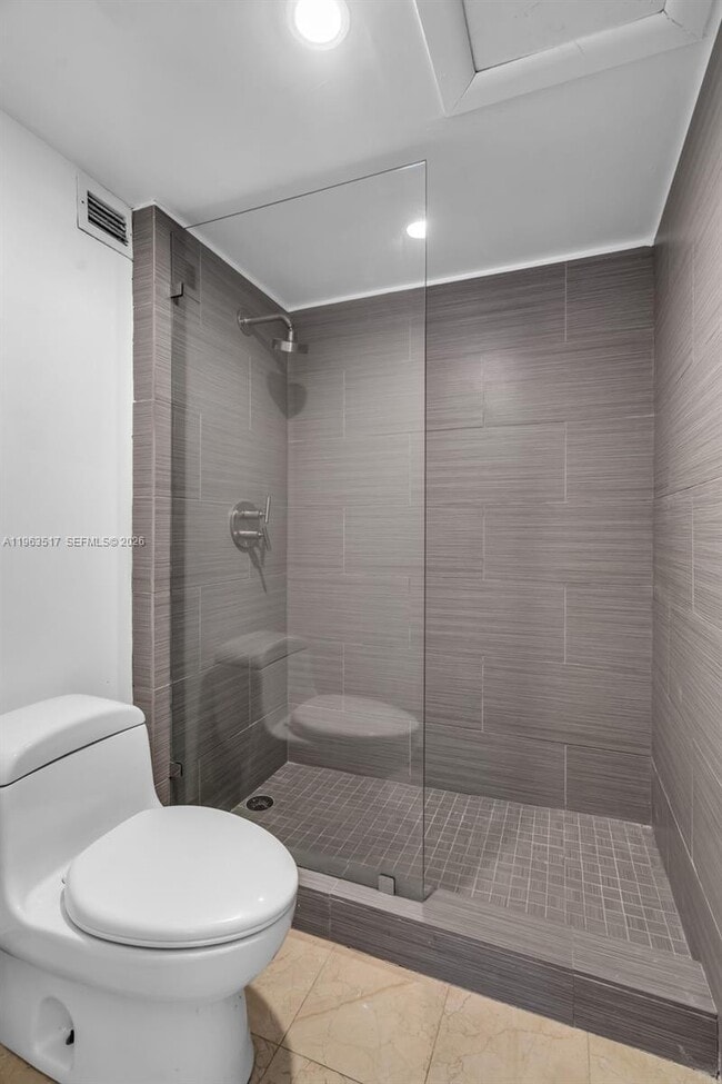 Building Photo - 2301 Collins Ave