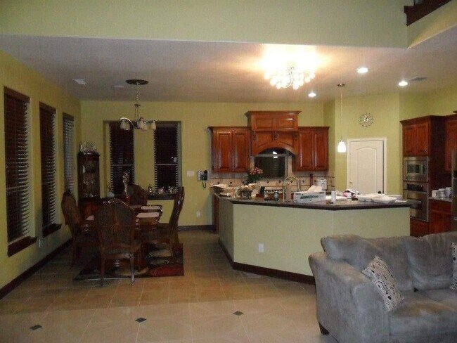 Building Photo - 4714 Alcazar Ct