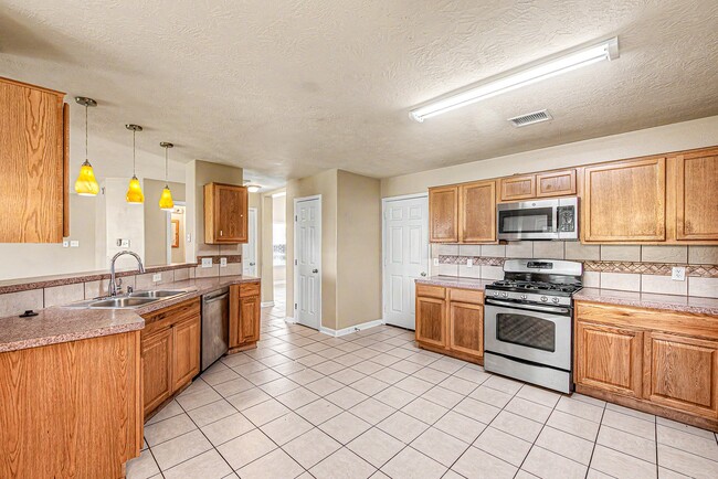 Building Photo - 18114 Sorrell Oaks Ln