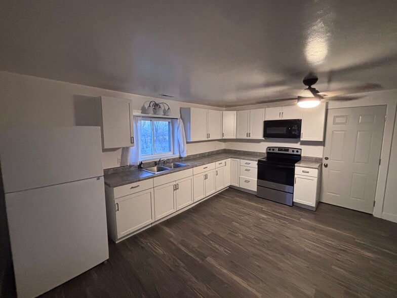 Building Photo - 1562 Branched Oak Rd