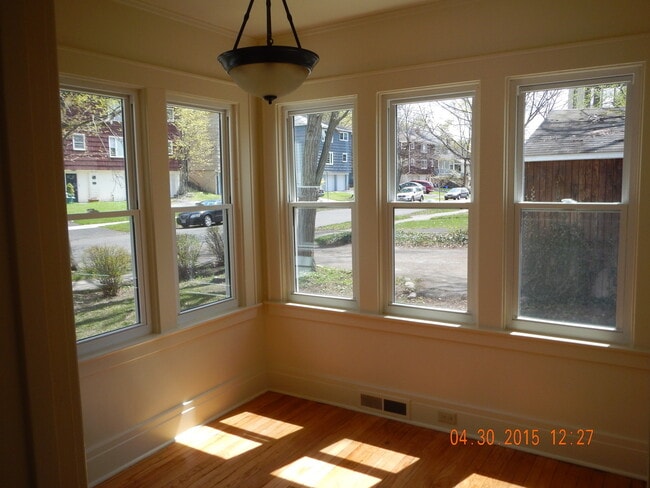Building Photo - Beautiful Corner Lot Home On Quiet Residen...