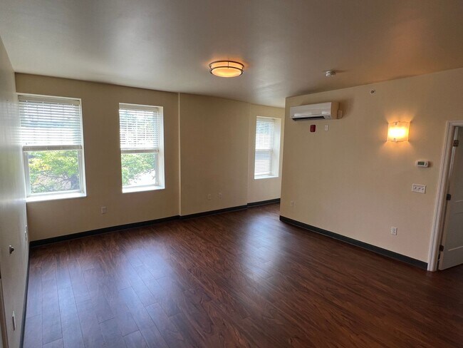 Building Photo - Eisenberg Apartments