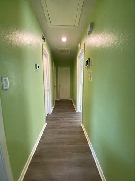 Building Photo - 15513 Vonnet St