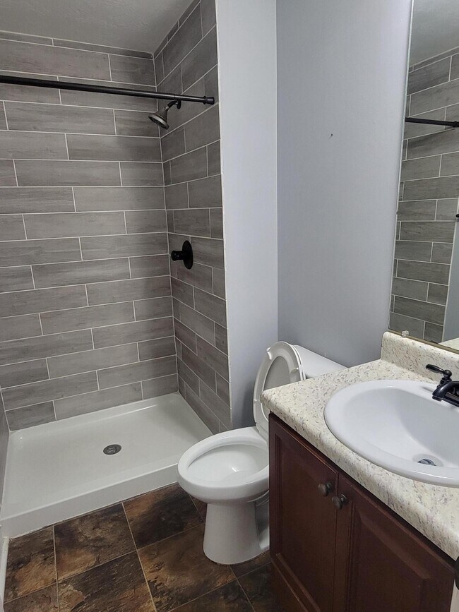 Building Photo - 2581 Kirby Ave