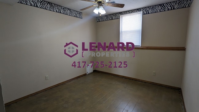 Building Photo - Farm House on 1 Acre of Land for rent!