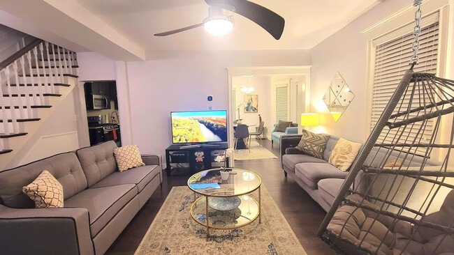 Building Photo - 810 Broadway-SI ID1511377P