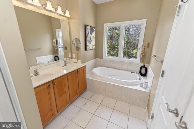 Building Photo - 11958 W War Dancer Ln