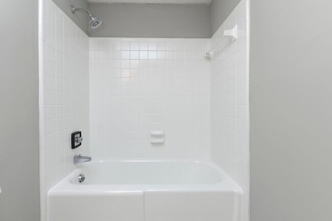 Building Photo - 103 Leeward Rd