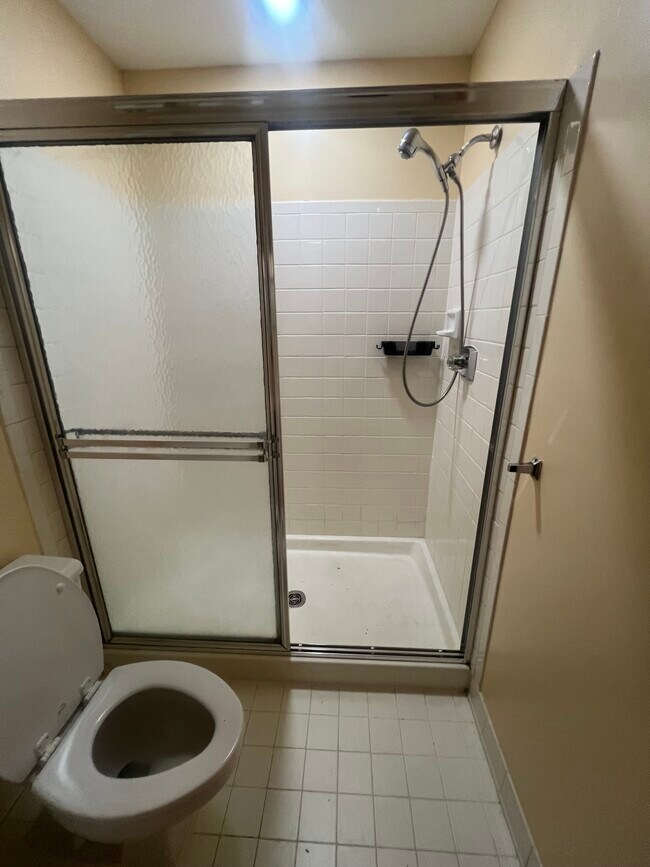 Building Photo - 51 Greenwich Pl