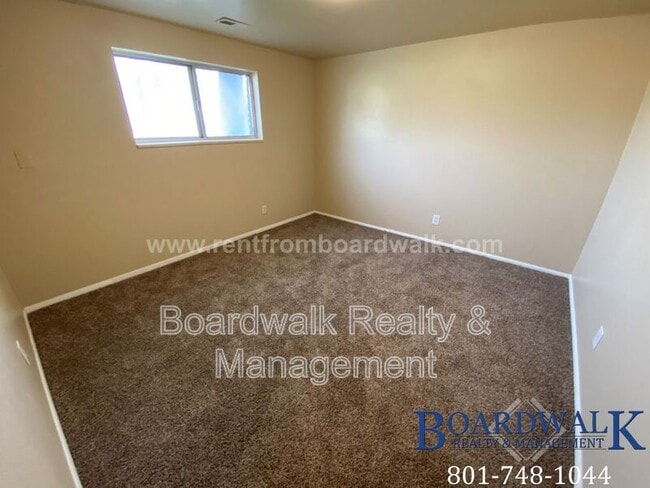 Building Photo - 661 N 980 W