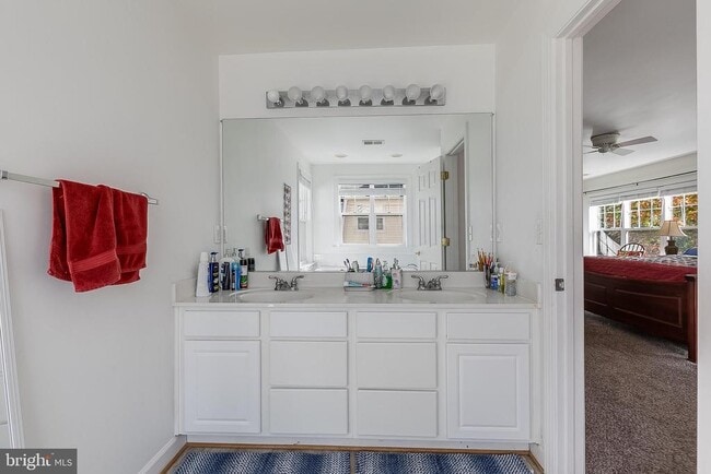 Building Photo - 8265 Glade Bank Dr