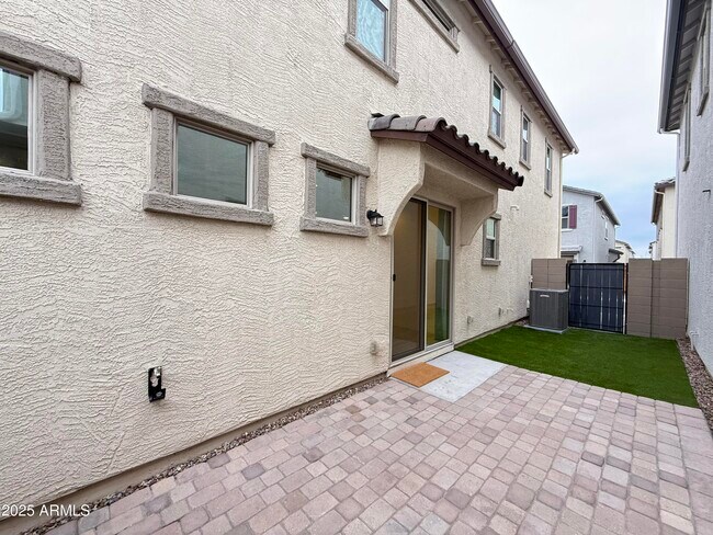 Building Photo - 1708 S 83rd Way