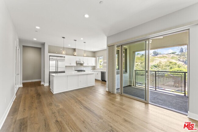Building Photo - 12705 Bluff Creek Dr