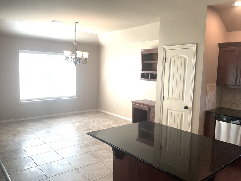 Building Photo - 14537 S Urbana Ct