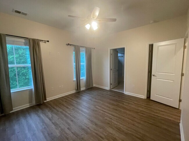Building Photo - Beautiful home in Clearfield Oaks