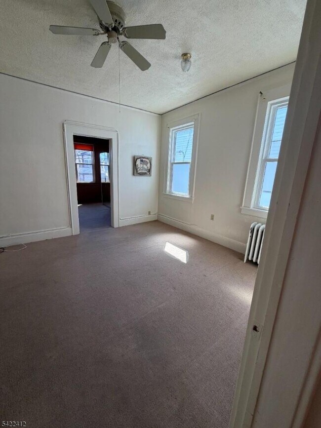 Building Photo - 656 N 7th St