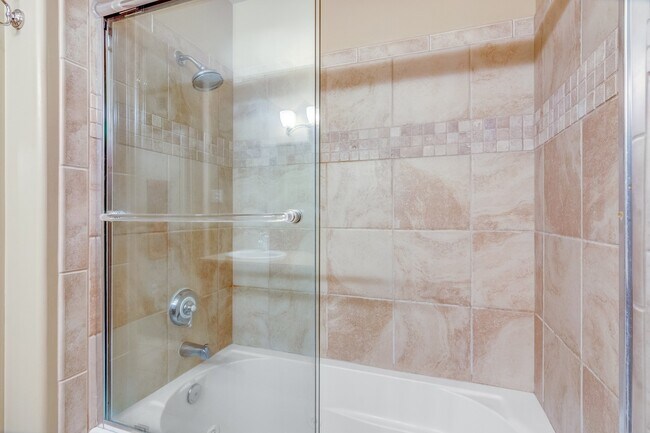 Building Photo - Beautifully Furnished One Bedroom Condo near Hospital Available Now!