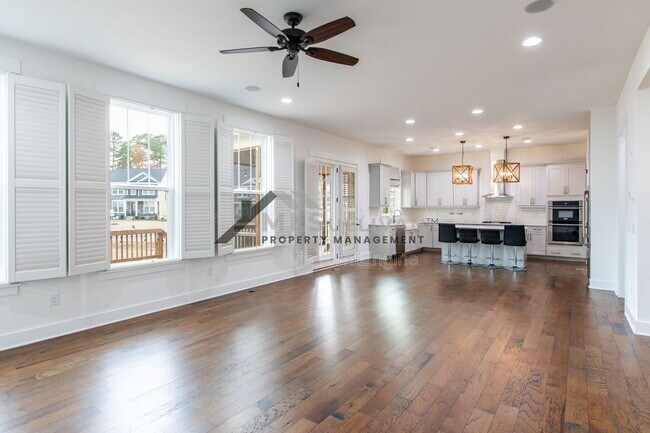 Building Photo - 1121 Crested Jay Dr