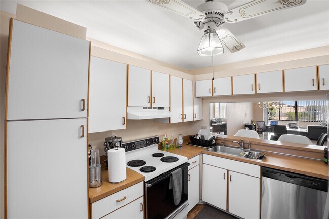 Building Photo - 9783 N Belfort Cir