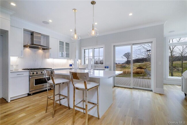 Building Photo - 184 Soundview Ave