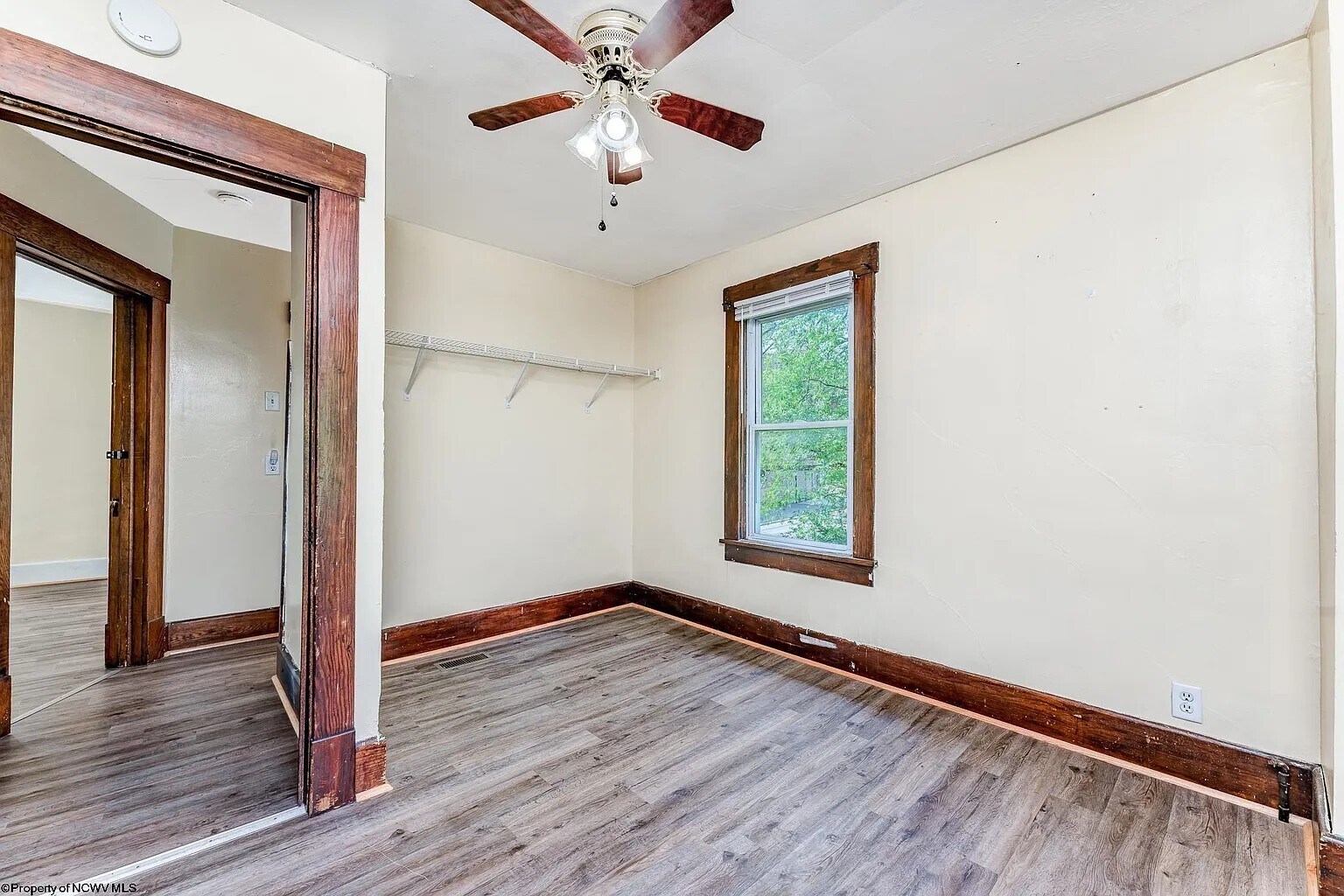 Building Photo - 565 Brockway Ave