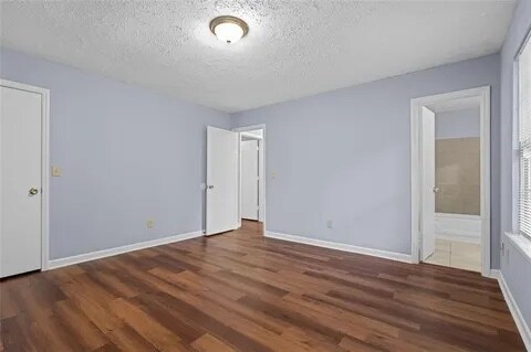 Building Photo - 3897 Ester Dr SW
