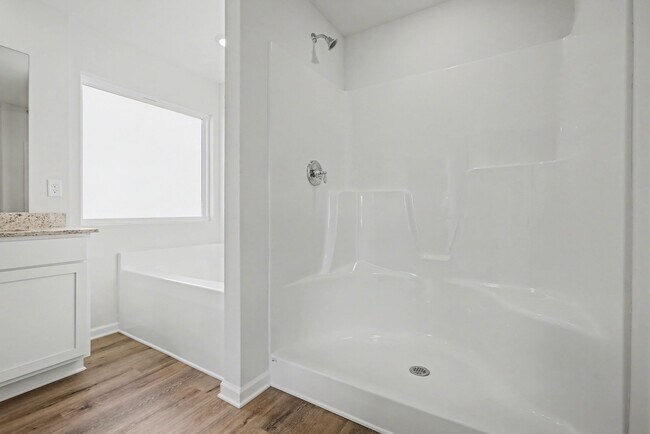 Building Photo - 4000 Cottage Farm Rd