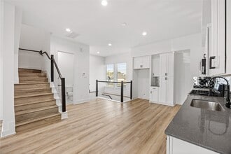 Building Photo - 14109 W Forest Dr