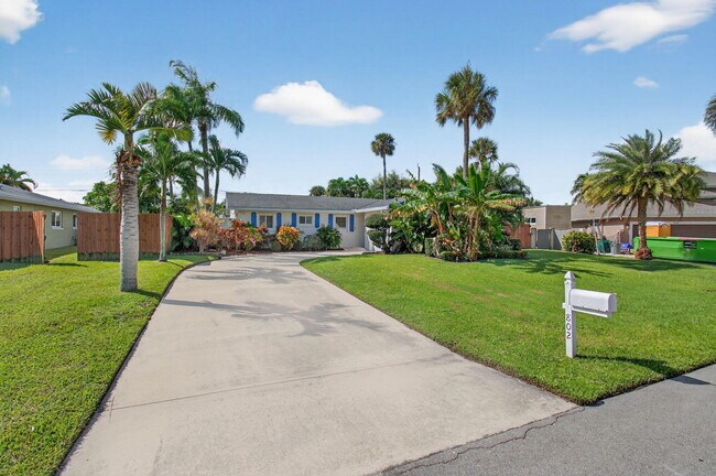 Building Photo - 802 Mallard Dr