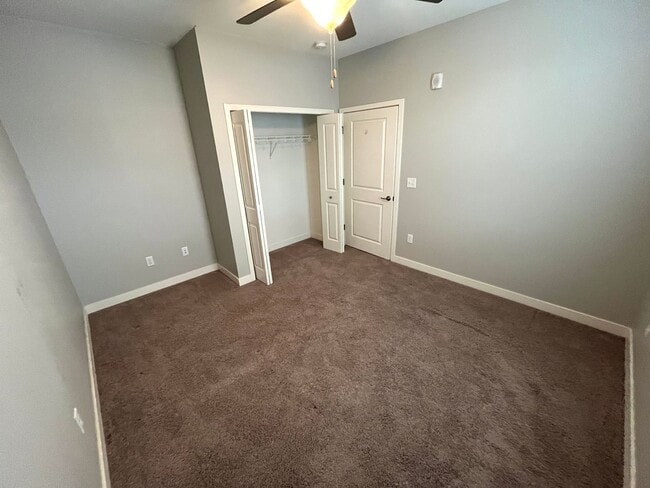 Building Photo - LUXURY 3br/2ba ON THE PENINSULA!! AVAILABLE JUNE 1st!