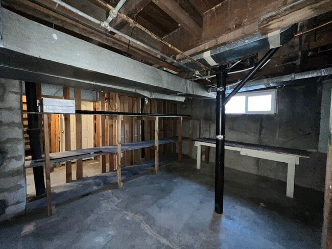 Building Photo - 424 N 13th Ave